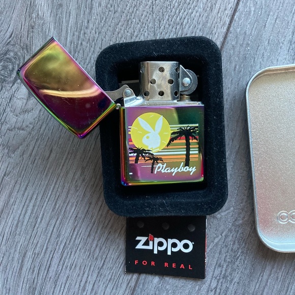 Zippo Lighter Playboy Sunset, Iridescent, 2005 USA - Picture 2 of 5